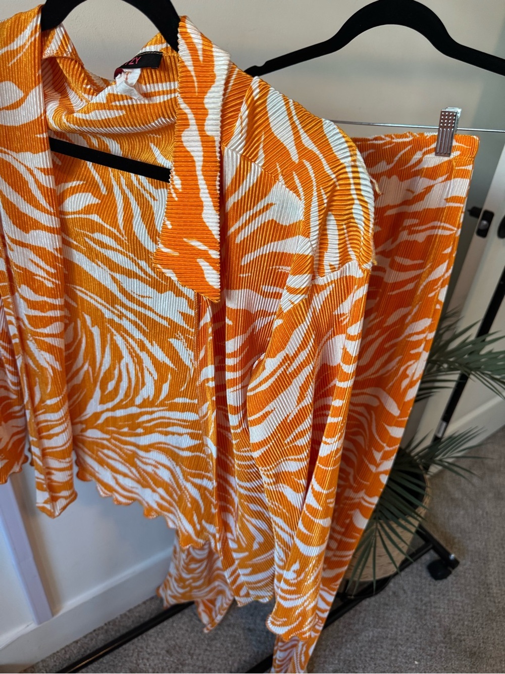Women's Orange Zebra-Print Wide Leg Pant Set Size Small - Picture 2 of 4